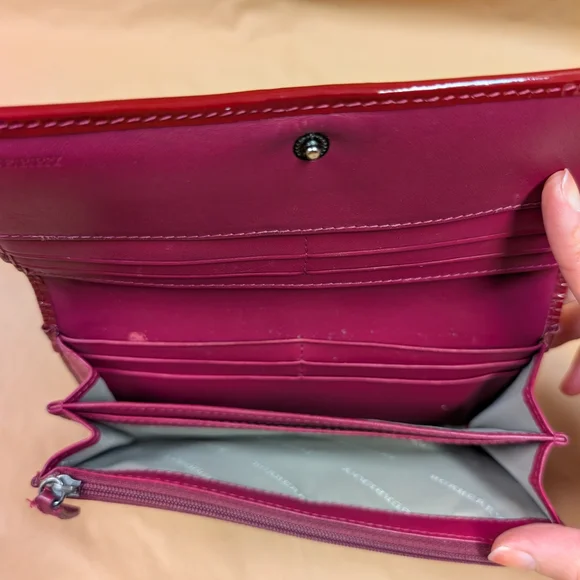 Burberry Penrose Continental Nova Check Wallet w. Cranberry Patent Leather - Picture 8 of 12